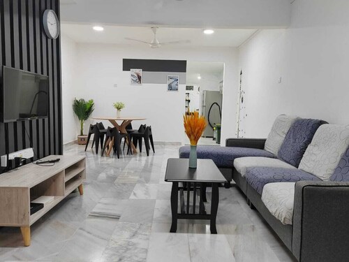 Kuantan Town Staycation 2R2B@5min to HTAA#Netflix