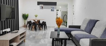 Kuantan Town Staycation 2R2B@5min to HTAA#Netflix