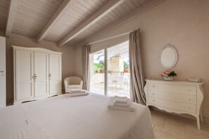 1 slaapkamer, een strijkplank/strijkijzer, gratis wifi, beddengoed