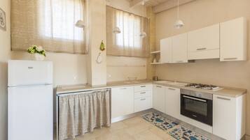 Frigorifero, microonde, forno, lavastoviglie