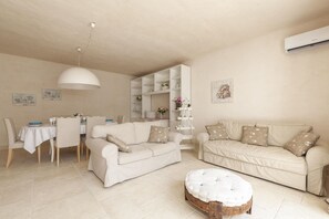 TV, fireplace, foosball - Villa Reginella - Reginella Deluxe (Lecce)