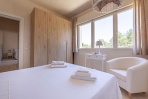 3 bedrooms, iron/ironing board, WiFi