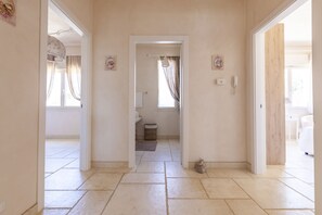 Suihku, hiustenkuivaaja