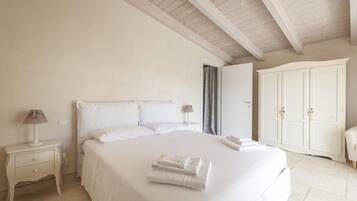 6 Schlafzimmer, Bügeleisen/Bügelbrett, WLAN