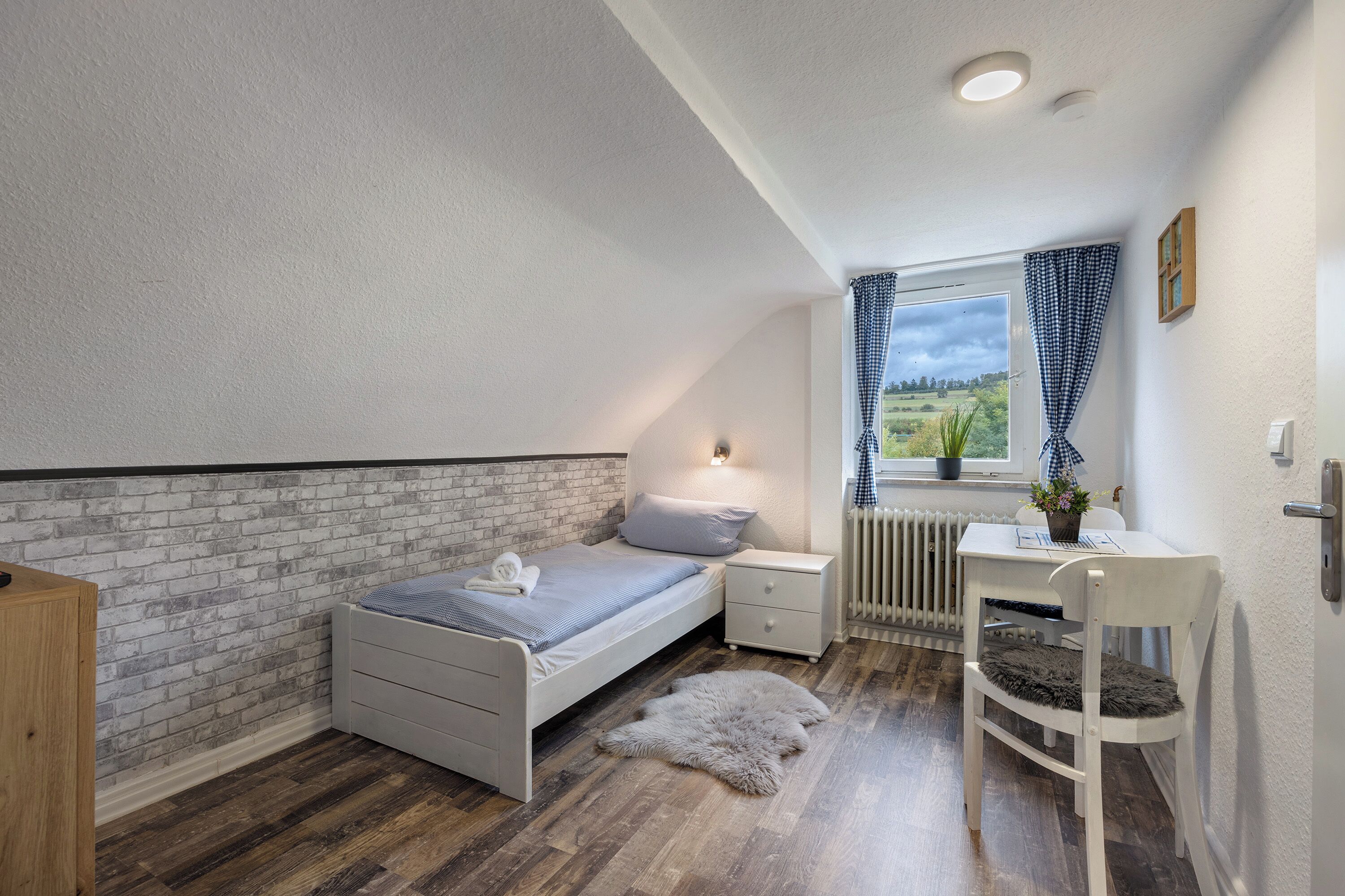 9 Schlafzimmer, Bügeleisen/Bügelbrett, kostenloses WLAN, Bettwäsche