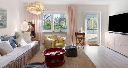 Holiday Apartment 'Dreiländer Blick' with Private Terrace and Wi-Fi