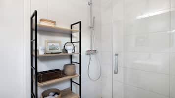 Douche, articles de toilette gratuits, sĂšche-cheveux