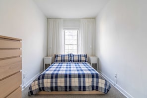 1 bedroom, desk, iron/ironing board, WiFi