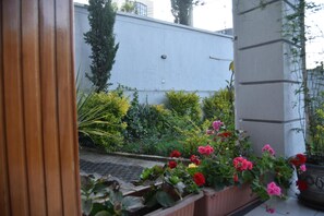 Property grounds - 5 Bedroom Exquisite Villa in Top-view Area (Addis Ababa)