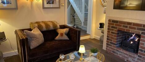 TV, fireplace, stereo