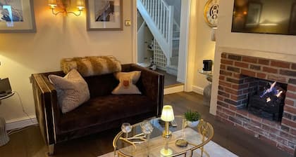 'Cosy Cottage' - 2 Bed High End Cottage in Bawtry