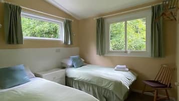 2 Schlafzimmer, Bügeleisen/Bügelbrett, Bettwäsche