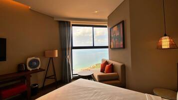 Estudio familiar, varias camas, vistas parciales al mar | Ropa de cama de alta calidad y edredones de plumas