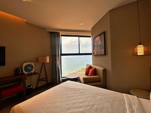 Familiestudio, flere senger, delvis havutsikt | Sengetøy av topp kvalitet, dundyner, memory foam-senger og minibar