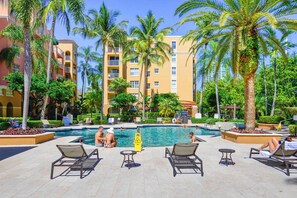 Pool - Exclusive Yacht Club Condo 10 Min to the Beach (Miami)