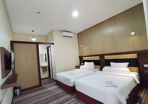Deluxe Room, 2 Twin Beds | Hypo-allergenic bedding, down comforters, memory foam beds, desk - Hotel Syariah GS Lampung Culture, Bandar Lampung (Bandar Lampung)