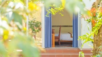 1 habitación, minibar, escritorio y cortinas blackout