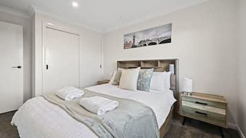 4 chambres, fer et planche à repasser, lit parapluie, Wi-Fi