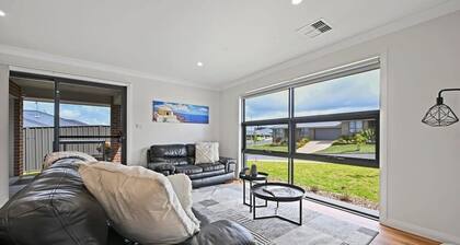 Bligh St Bliss - Ideal for Families, Mountain Views