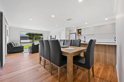 Bligh St Bliss - Ideal for Families, Mountain Views