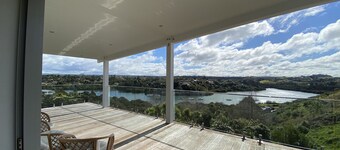 Stylish modern home with spectacular views, close to town and Bay of Islands.