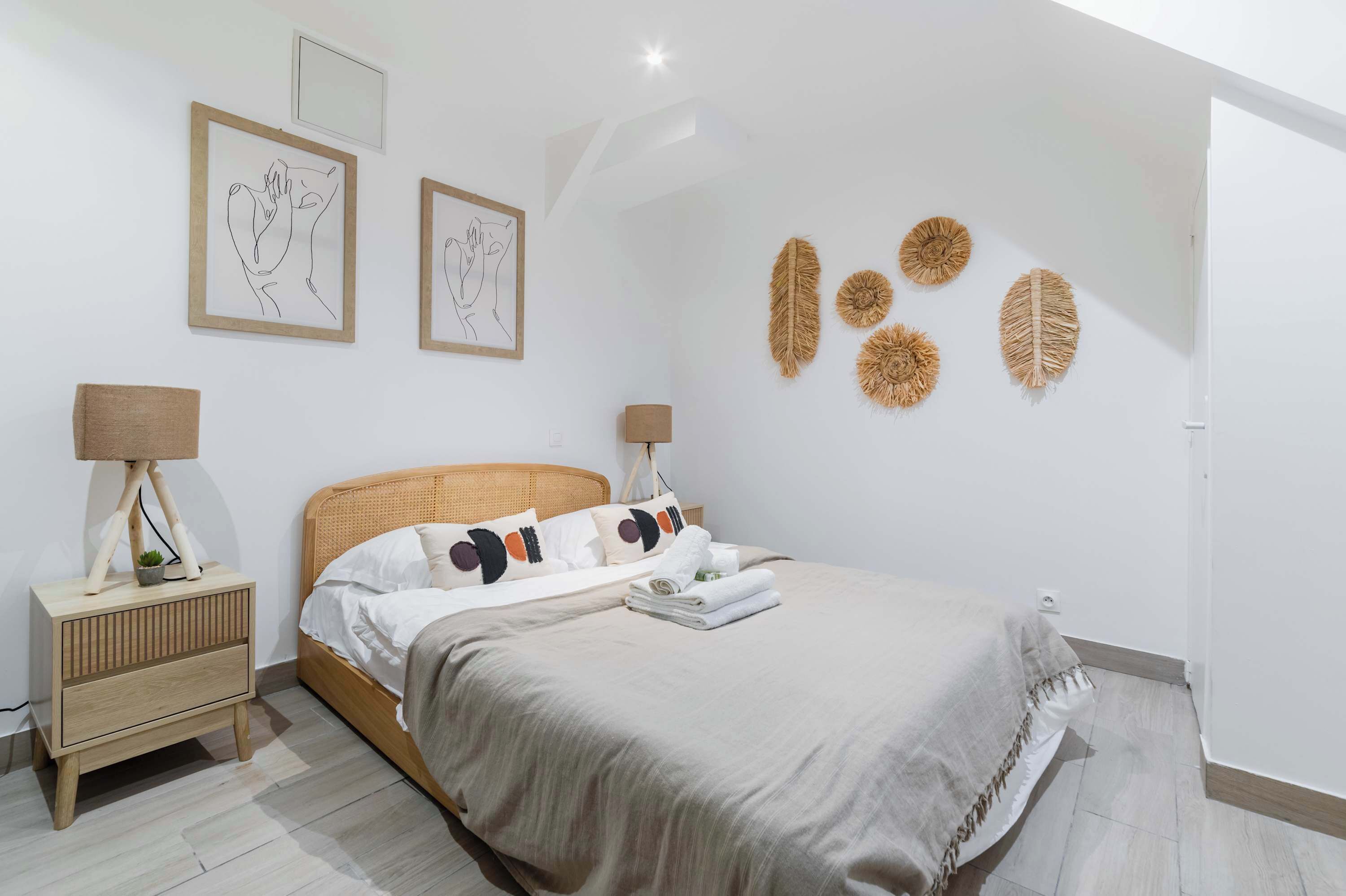 1 habitación, tabla de planchar con plancha, wifi y ropa de cama 