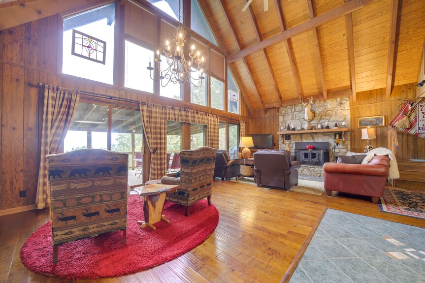 Robbinsville Vacation Rental W/ Covered Balcony - Robbinsville, NC