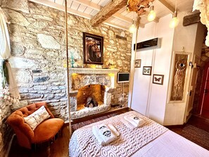 Design Double Room, 1 Queen Bed | Free minibar items, individually decorated, individually furnished - Marissa boutique hotel (Cesme)