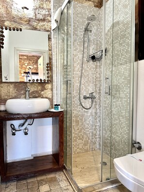 Exclusive Double Room | Bathroom | Shower, rainfall showerhead, hair dryer, slippers - Marissa boutique hotel (Cesme)
