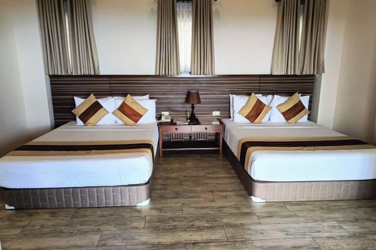 Camas supletorias, wifi gratis, ropa de cama