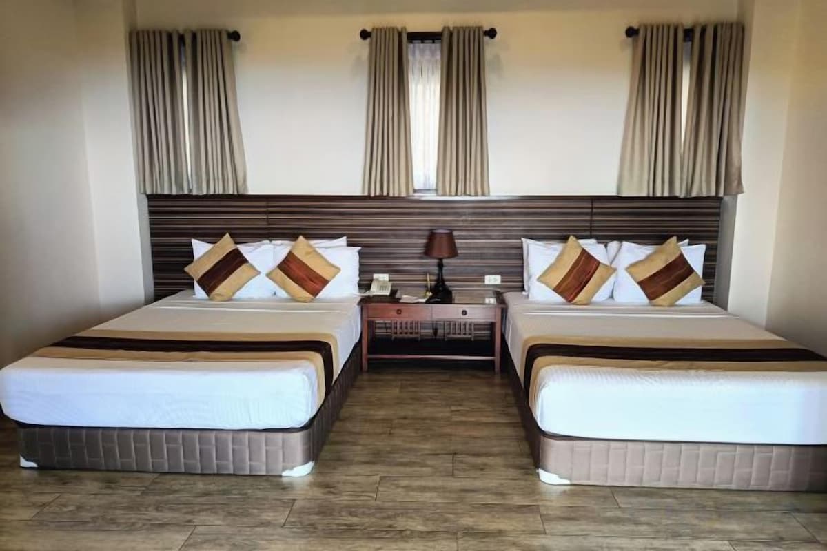 Camas supletorias, wifi gratis, ropa de cama