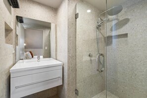 Hair dryer, towels