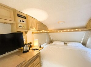 Honeymoon House, 1 Queen Bed, Bathtub, Garden View | 1 bedroom, premium bedding, down comforters, free minibar items - happy farm village (Mae Taeng)