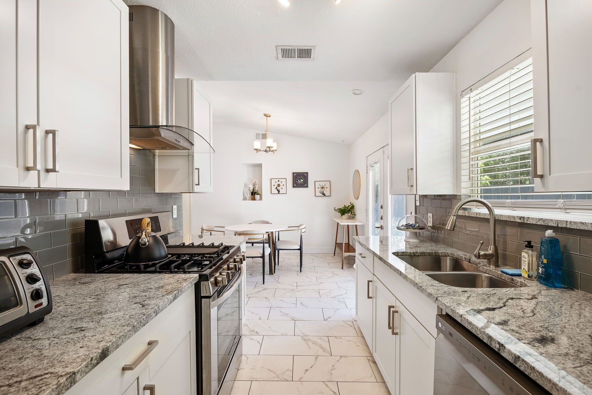 Fridge, oven, stovetop, dishwasher