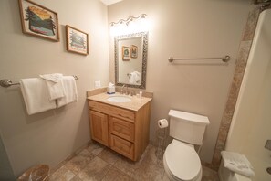 Signature Duplex, 3 Bedrooms, Patio, Valley View (Keystone Gulch Townhomes 1228) | Bathroom - Keystone Gulch Townhomes 1228 (Keystone)