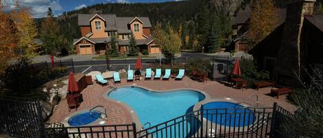 Outdoor pool, sun loungers