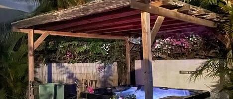 Bain à remous extérieur