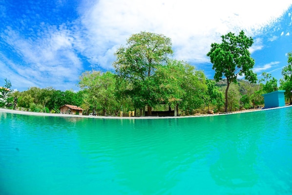 Kolam renang outdoor