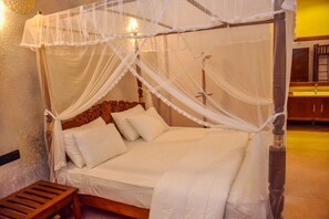 Kamar Double Deluks | Dilengkapi dengan perabotan berbeda-beda, kedap suara, dan Wi-Fi gratis