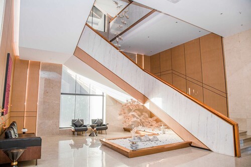 LC International Hotel