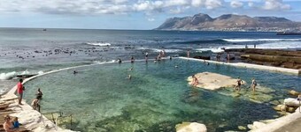 Majestic Townhouse 9 - Kalk Bay seaside living