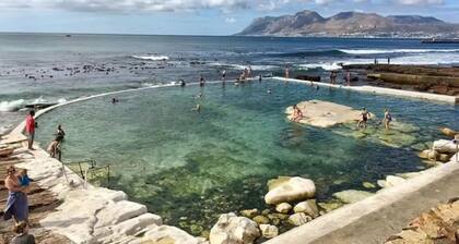 Majestic Townhouse 9 - Kalk Bay seaside living