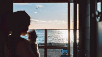 3 bedrooms, desk, free WiFi, bed sheets