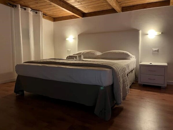 1 chambre, fer et planche à repasser, Wi-Fi gratuit, draps fournis