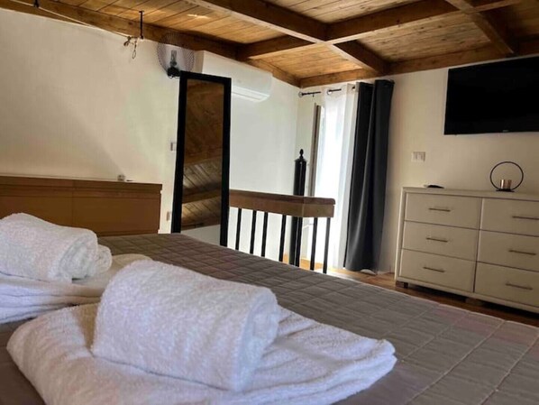 1 bedroom, iron/ironing board, free WiFi, bed sheets