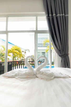 1 bedroom, desk, laptop workspace, free WiFi