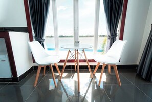 1 bedroom, desk, laptop workspace, free WiFi