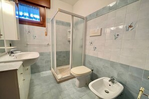 Shower, bidet
