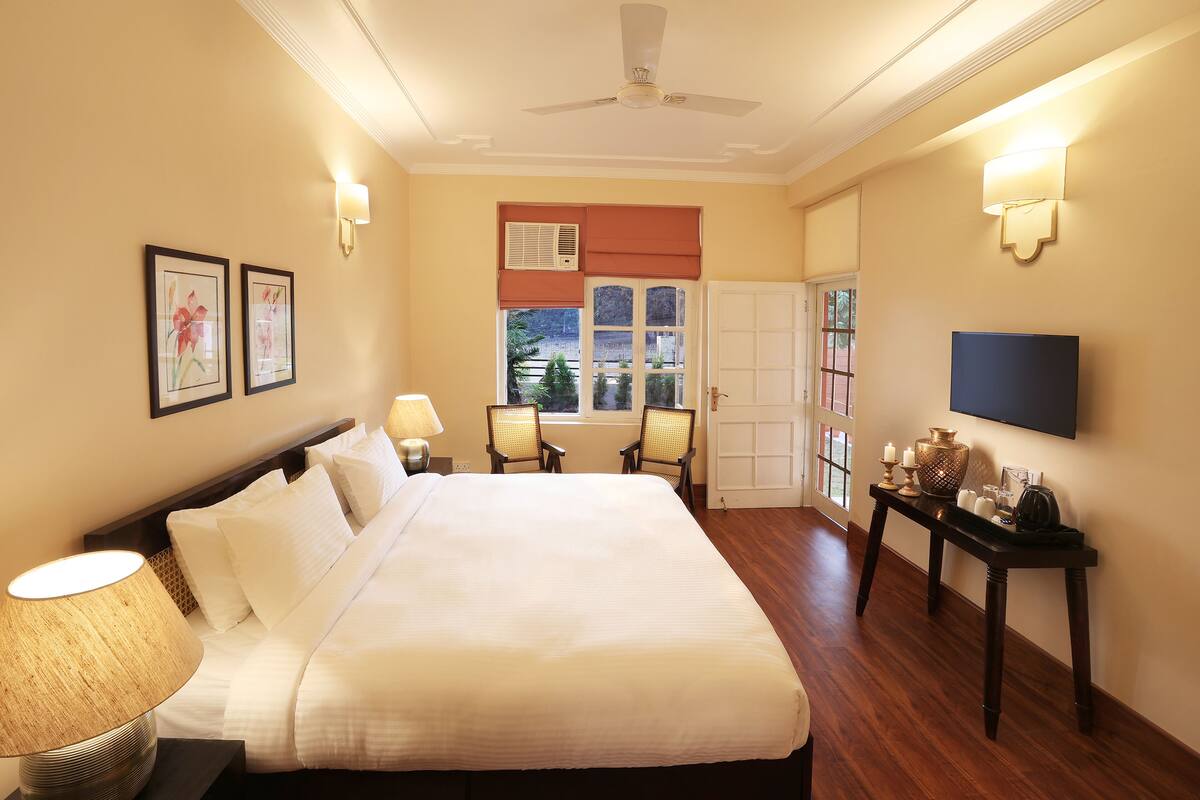 Premium bedding, down duvets, in-room safe, laptop workspace