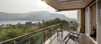 CosmicStays Afita Mohari-Solar Powered Lakehouse